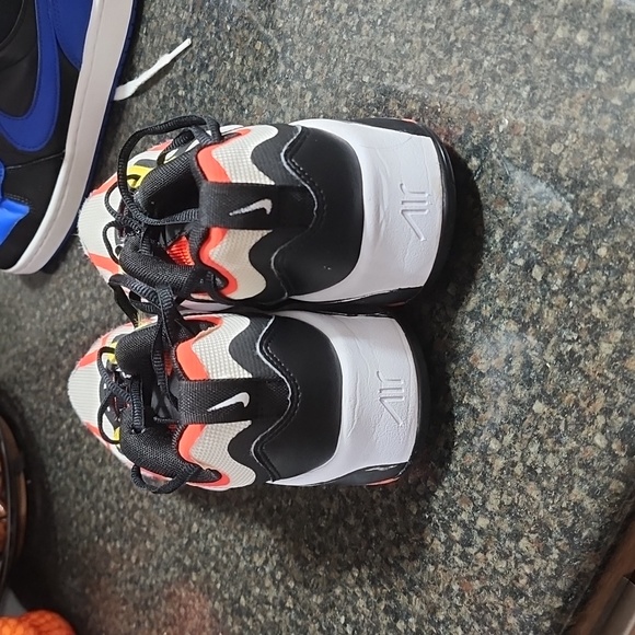 Boys size 3.5 Nike - Picture 4 of 5